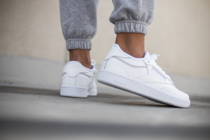 Alternative view of Giày Reebok Wmns Club C 85 'White' EG9272