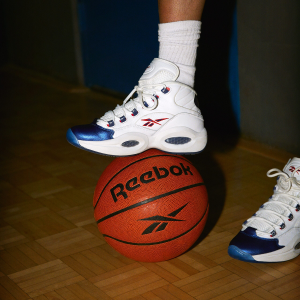 Alternative view of Giày Reebok Question Mid ‘Blue Toe’ GX0227