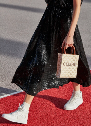 Alternative view of Túi Celine Mini Vertical Cabas In Triomphe Print White 194372CYB-01BC