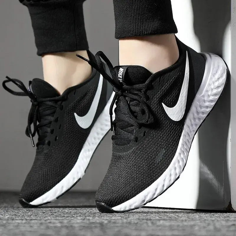 Alternative view of Giày Nike Wmns Revolution 5 'Anthracite' BQ3207-002