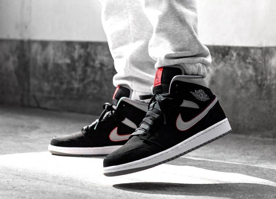 Giày Nike Air Jordan 1 Mid 'Particle Grey' 554724-060 - Ảnh 3