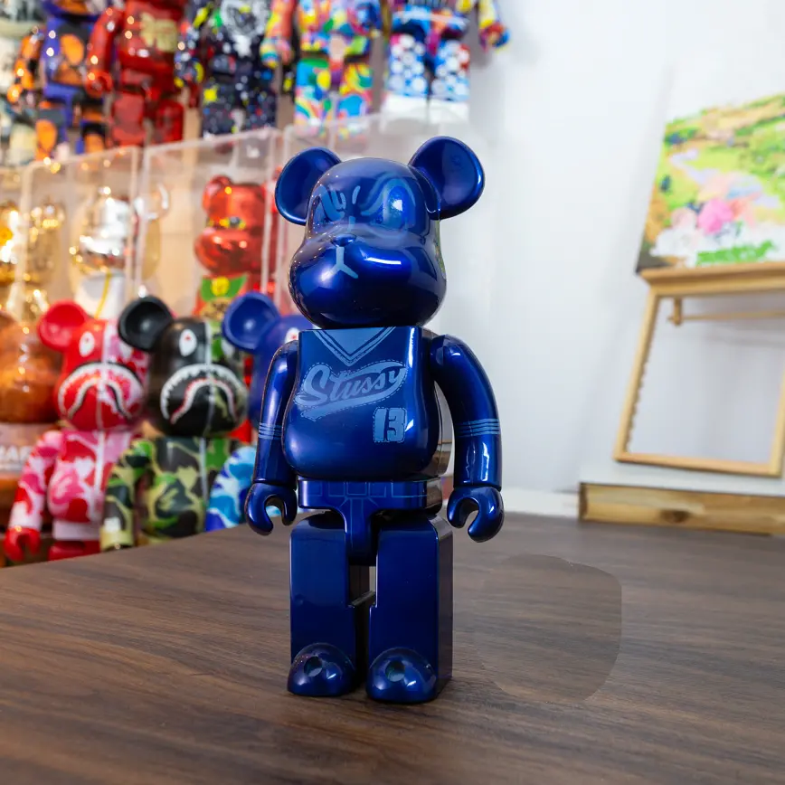 Alternative view of Mô Hình Bearbrick Stussy 400%