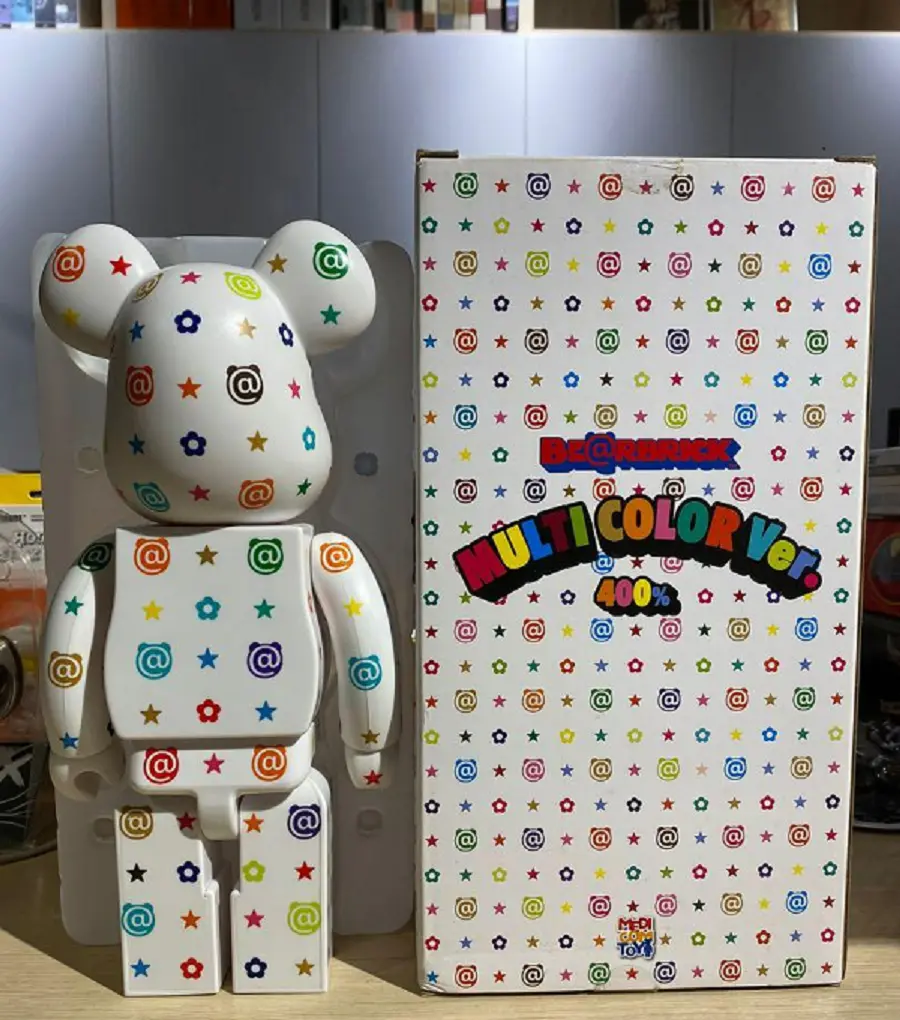 Alternative view of Mô Hình Bearbrick Multicolor Monogram 100% & 400%
