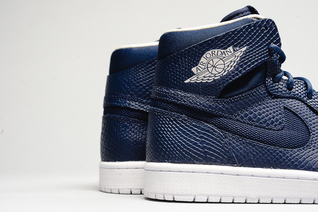 Giày Nike Air Jordan 1 Retro High 'Midnight Navy' 705300-405 - Ảnh 3