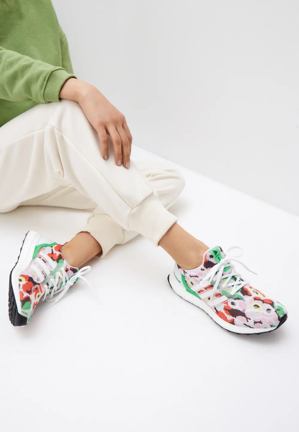 Alternative view of Giày Adidas Marimekko x Wmns UltraBoost 5.0 'Poppy' GW8567