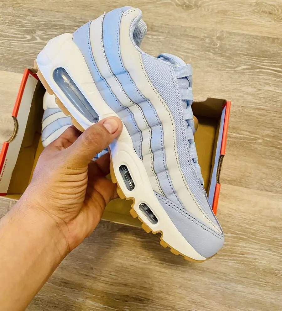 Alternative view of Giày Nike Air Max 95 'Baby Blue Royal Tint Pure Platinum' 307960-403