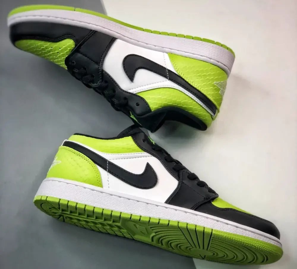 Giày Nike Jordan 1 Low 'Snakeskin Vivid Green' DX4446-301 - Ảnh 3
