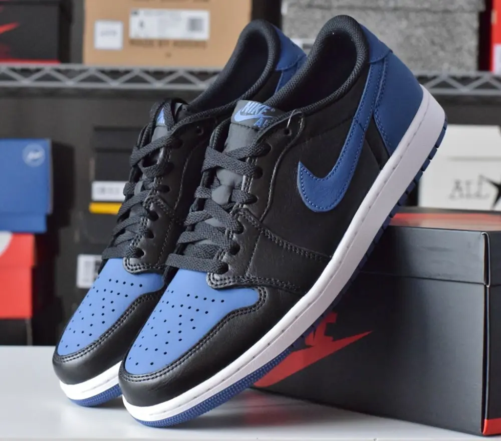 Alternative view of Giày Nike Air Jordan 1 Low 'Mystic Navy' CZ0790-041