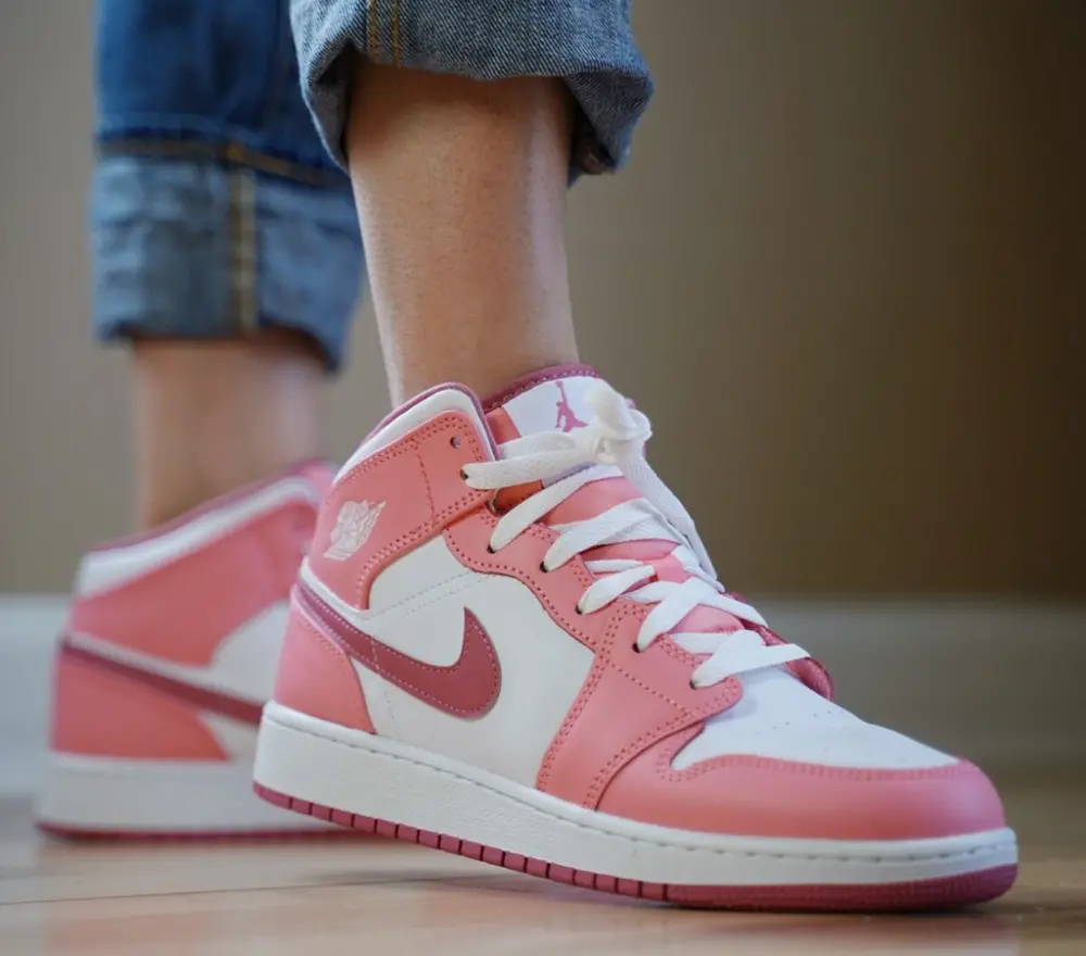 Giày Nike Air Jordan 1 Mid 'Valentine's Day 2023' DQ8423-616 - Ảnh 3
