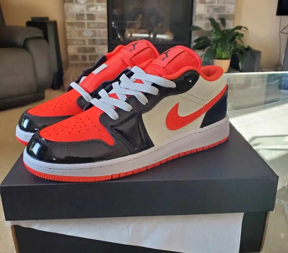Alternative view of Giày Nike Jordan 1 Low 'Halloween' DV1335-800