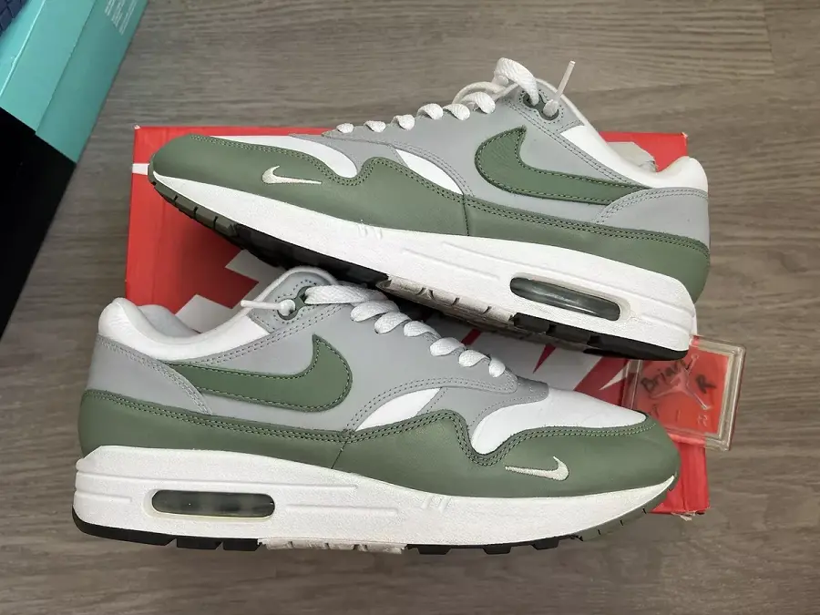 Alternative view of Giày Nike Air Max 1 Premium 'Spiral Sage' DB5074-100