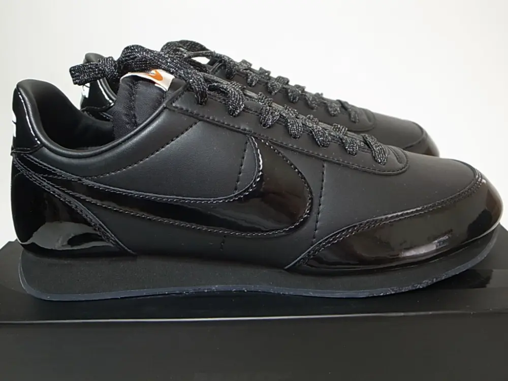Alternative view of Giày Nike Comme des Garçons x Night Track 'Black' AQ3695-001