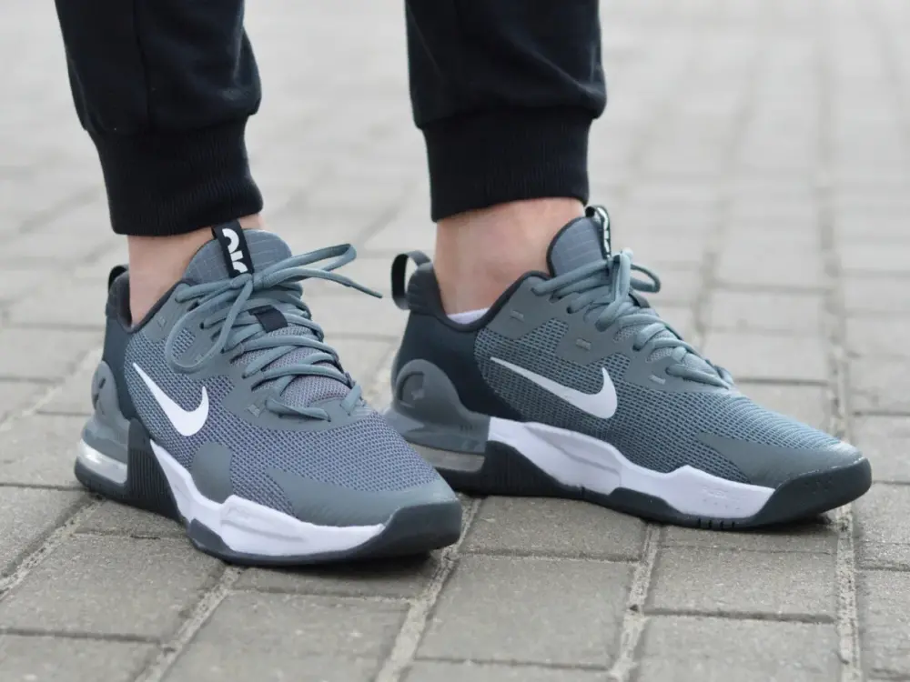 Alternative view of Giày Nike Air Max Alpha Trainer 5 ‘Smoke Grey’ DM0829-003