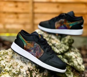 Alternative view of Giày Nike Air Jordan 1 Low GS Hologram DR9497-001