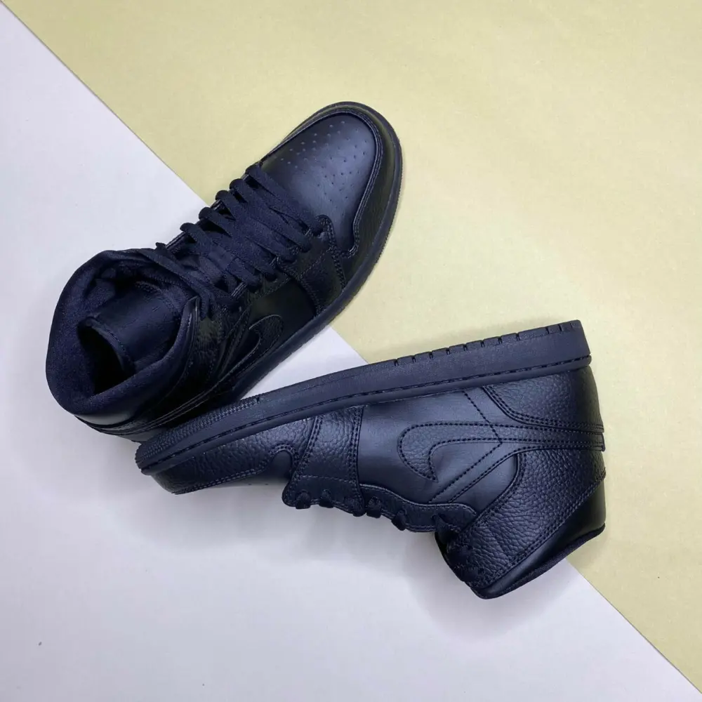 Giày Nike Air Jordan 1 Mid 'Triple Black' 554724-091 - Ảnh 6