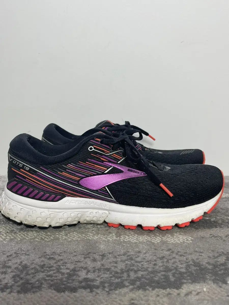 Alternative view of Giày Brooks Adrenaline GTS 19 Black Purple 1202841B-080