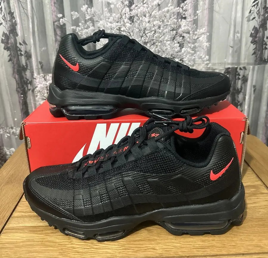 Alternative view of Giày Nike Air Max 95 Ultra 'Black Crimson' DX2658-001