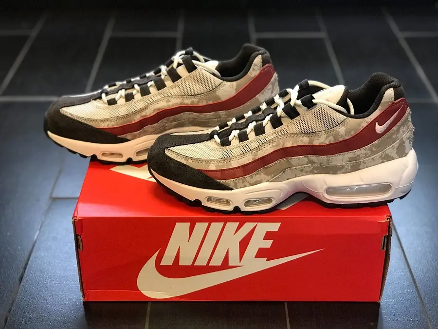 Alternative view of Giày Nike Air Max 95 'Social FC' DQ9016-001