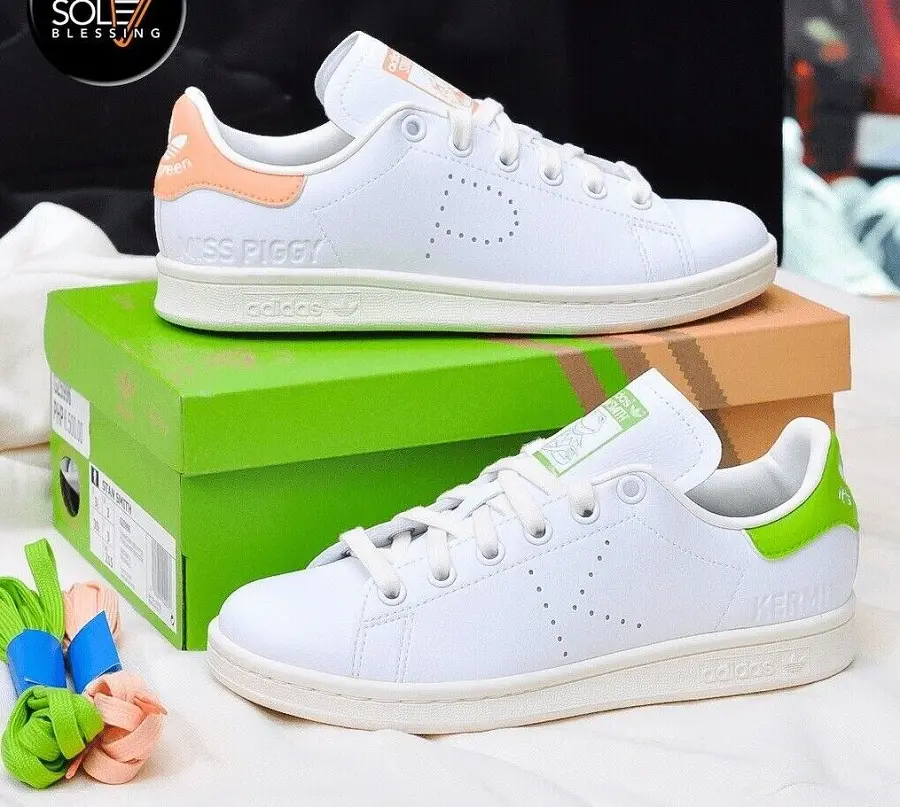Alternative view of Giày Adidas Disney Stan Smith 'Miss Piggy & Kermit' GZ5996
