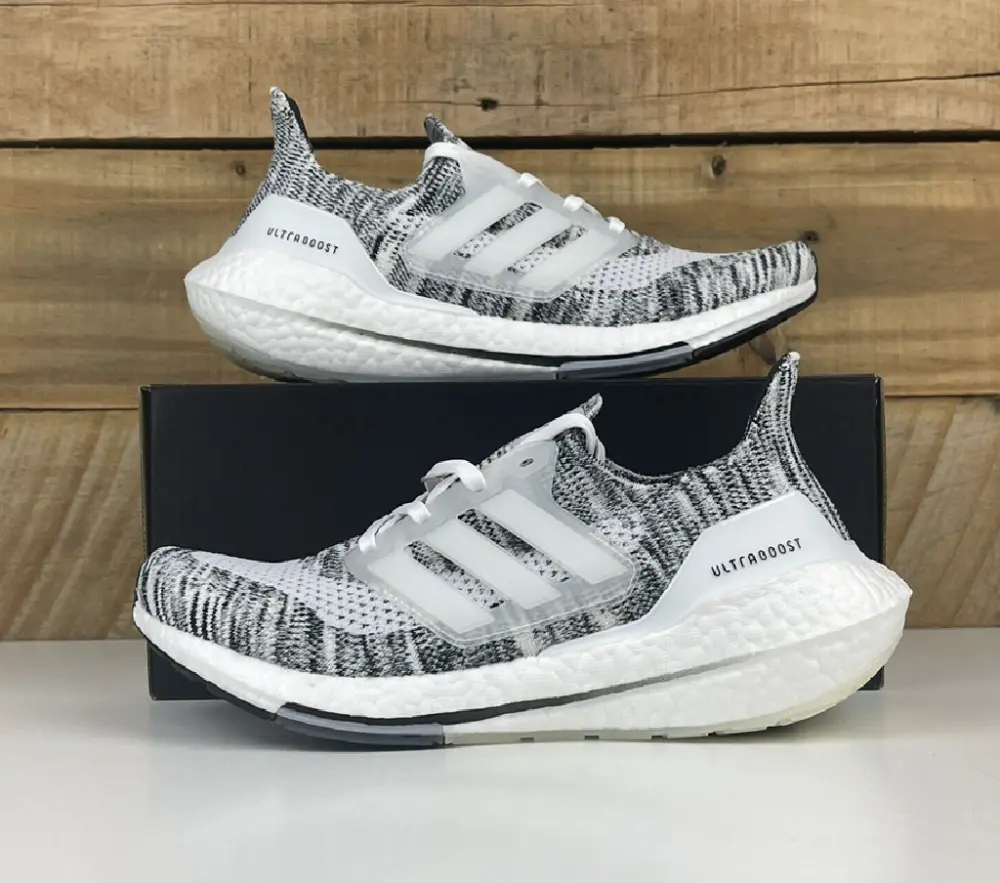 Alternative view of Giày Adidas UltraBoost 21 'White Black' GV7712