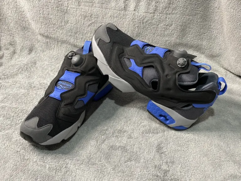 Alternative view of Giày Reebok InstaPump Fury 'Black Blue' FV4207