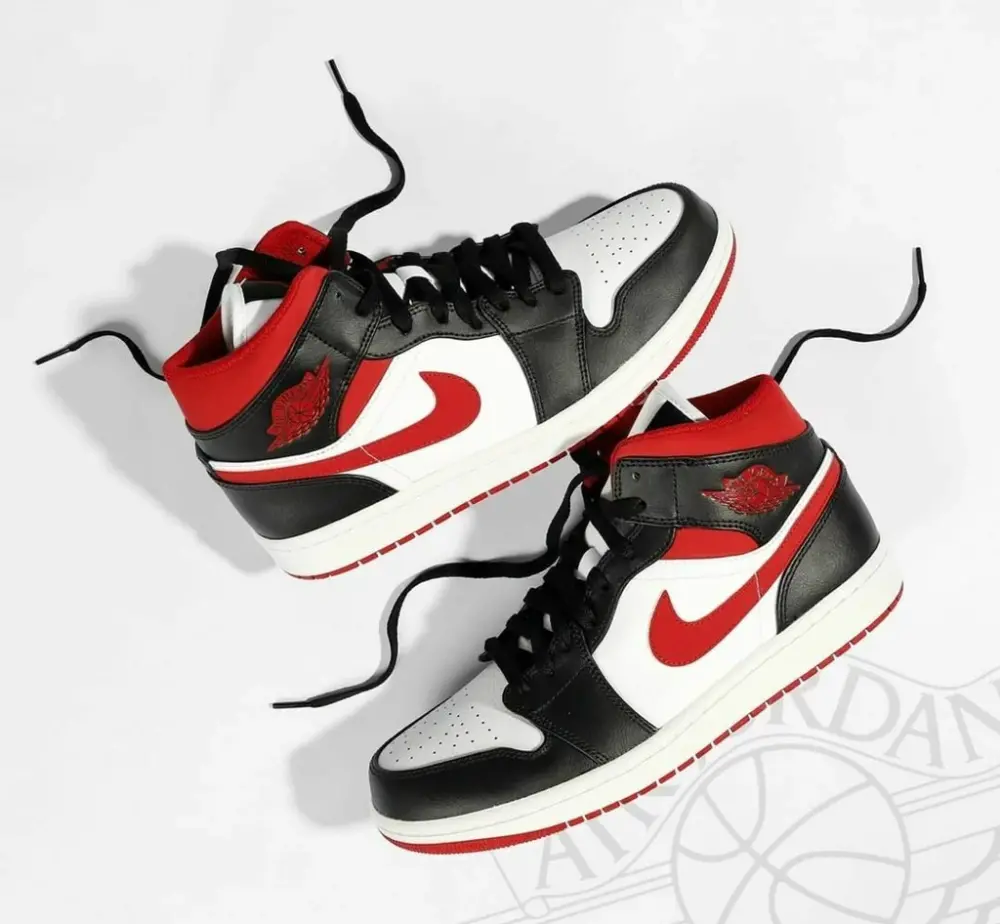 Giày Nike Air Jordan 1 Mid 'Metallic Red' 554724-122 - Ảnh 4