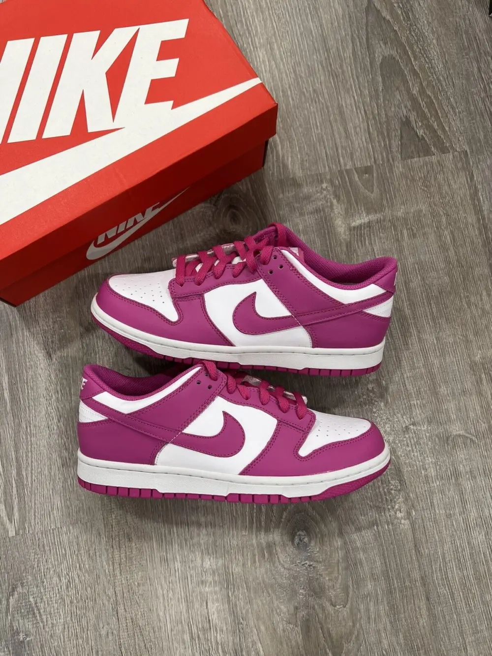 Giày Nike Dunk Low GS 'Active Fuchsia' FJ0704-100 - Ảnh 4