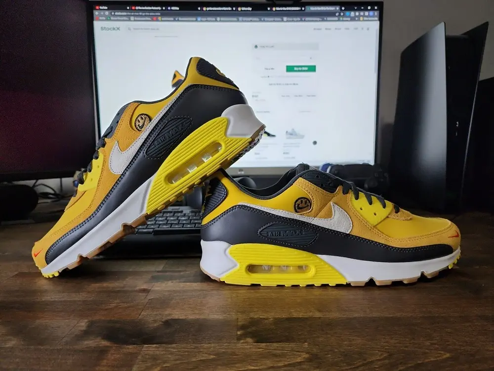 Alternative view of Giày Nike Air Max 90 'Go The Extra Smile' DO5848-700