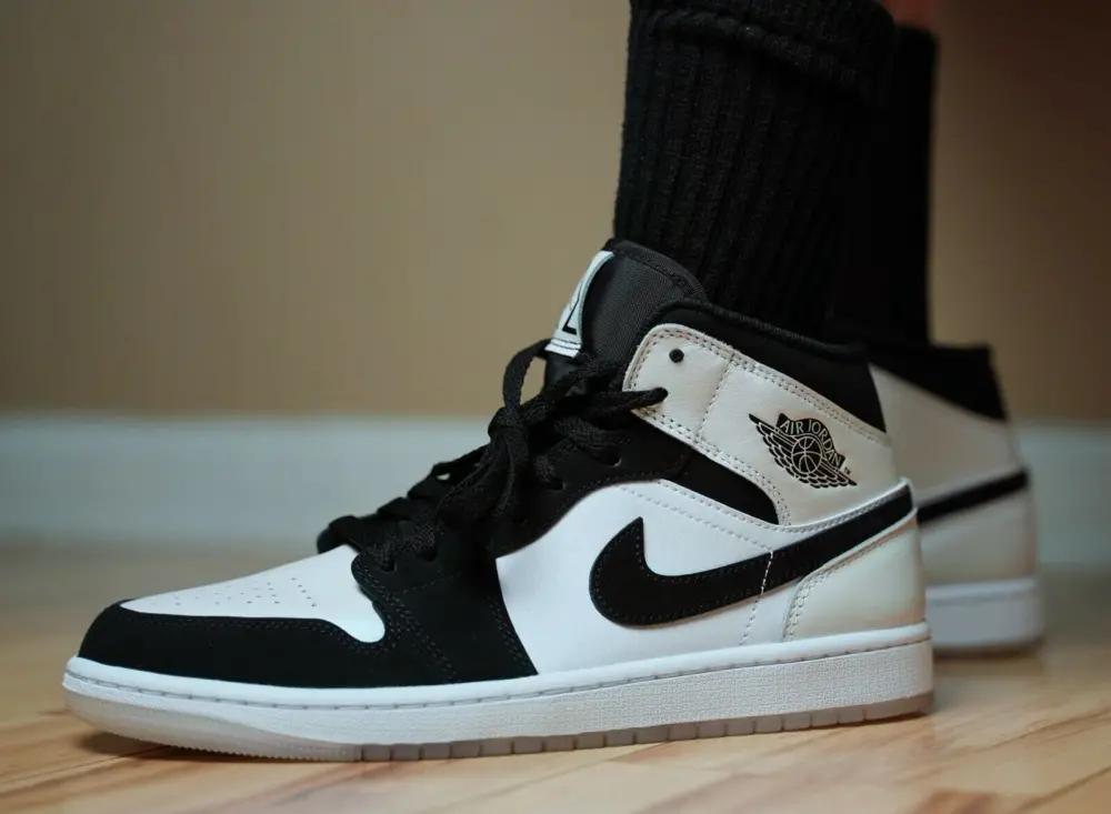 Giày Nike Air Jordan 1 Mid GS 'Diamond' DN4321-100 - Ảnh 7