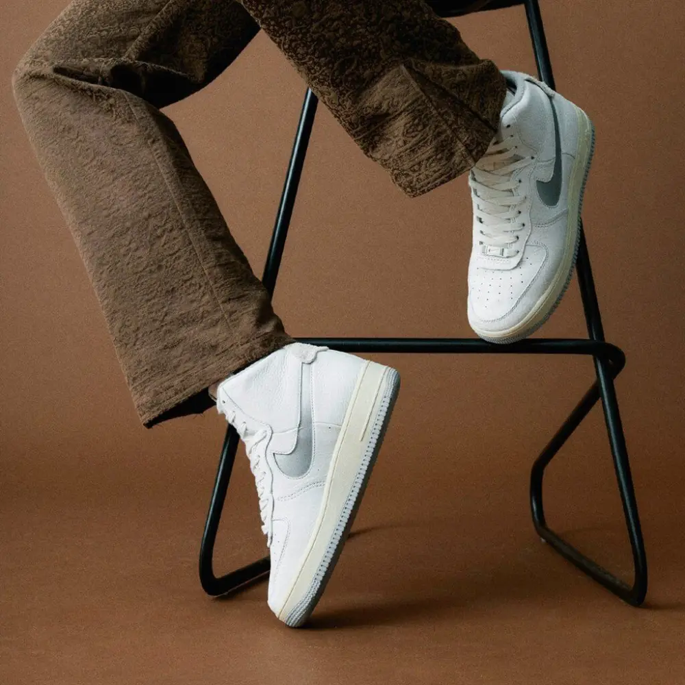 Alternative view of Giày Nike Air Force 1 'White Light Smoke Grey' DC3590-101