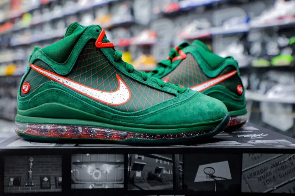 Alternative view of Giày Nike A&M University x LeBron 7 Retro 'Gorge Green' DX8554-300