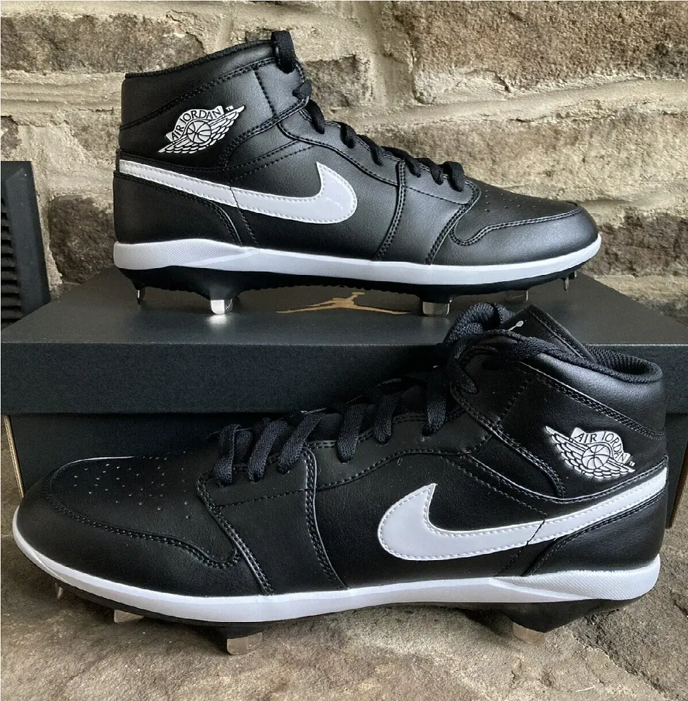 Alternative view of Giày Nike Jordan 1 Retro Metal 'Black White' AV5355-001