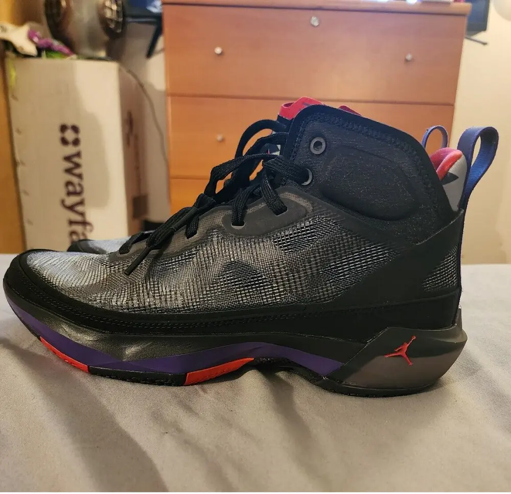 Alternative view of Giày Nike Jordan 37 'Raptors' DD6958-065