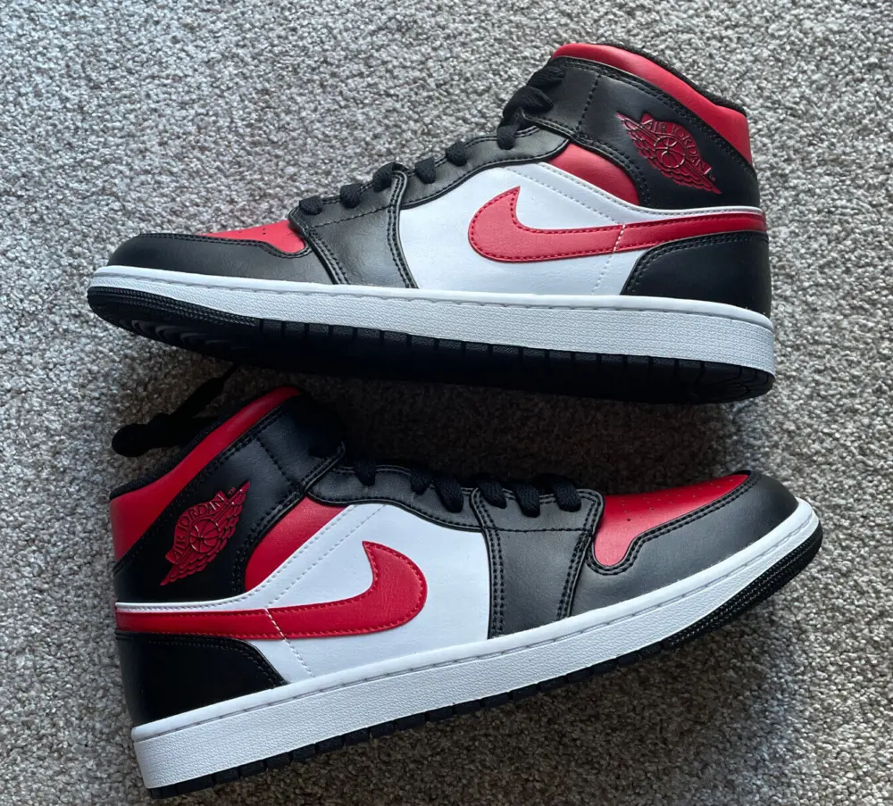Giày Nike Air Jordan 1 Mid 'Bred Toe' 554724-079 - Ảnh 7