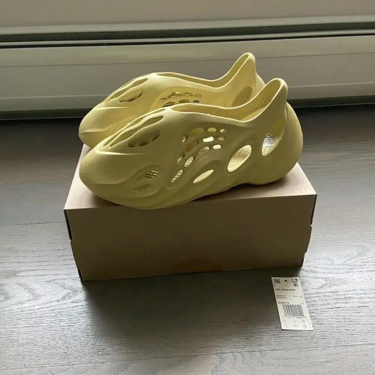 Giày Adidas Yeezy Foam RNNR Sulfur GV6775 - Ảnh 5