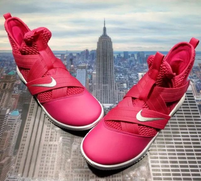 Alternative view of Giày Nike LeBron Soldier 12 TB 'Pink' AT3872-609