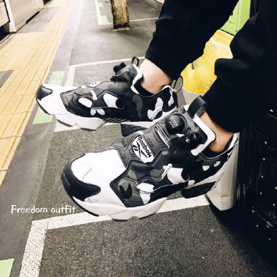 Alternative view of Giày Reebok InstaPump Fury 'White Black Camo' BD1355