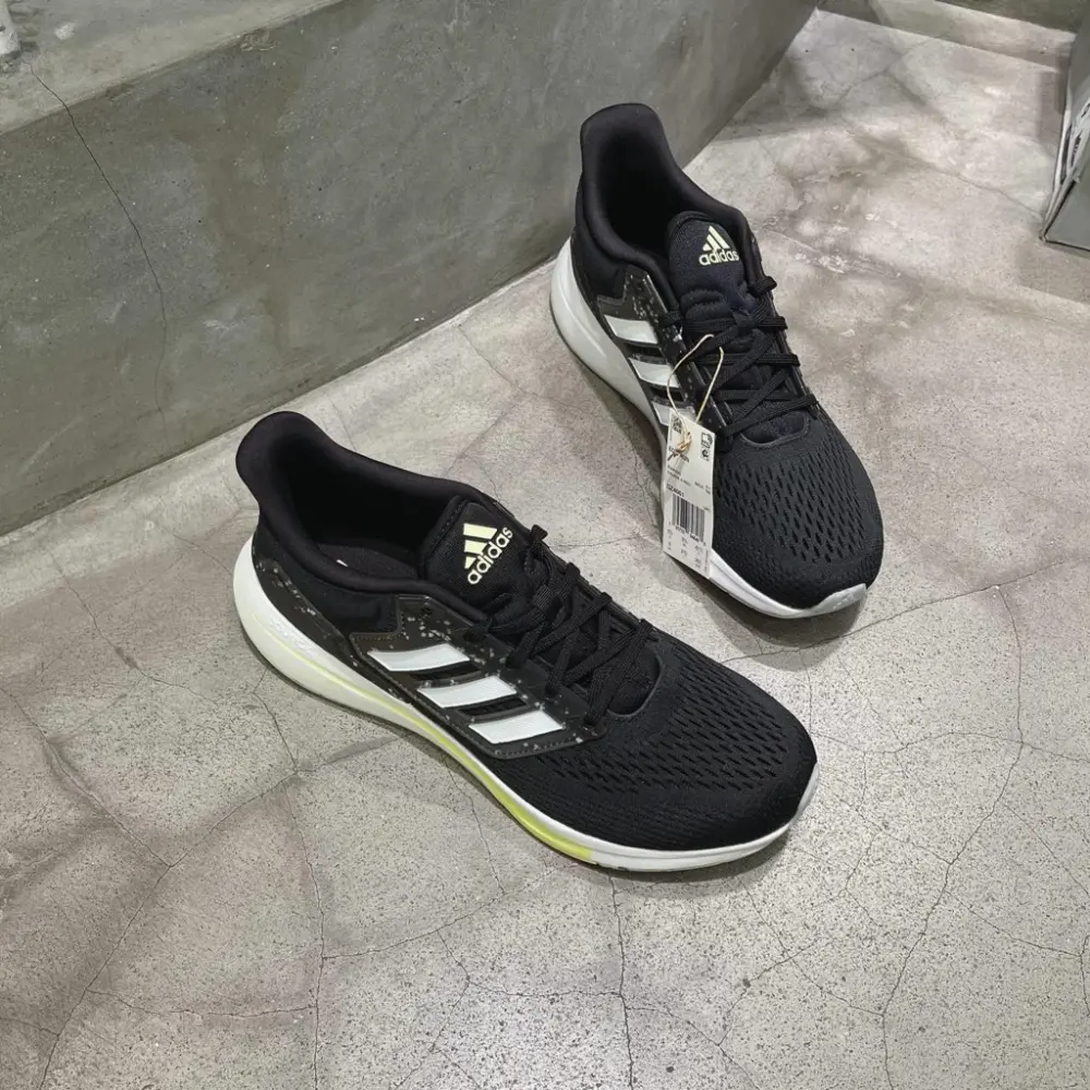 Alternative view of Giày Adidas EQ21 Run Almost Lime 'Black White Lime' GZ4061