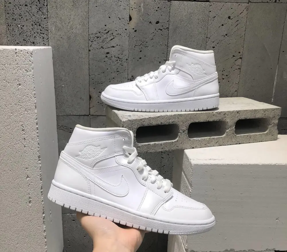 Giày Nike Air Jordan 1 Mid 'Triple White' DV0991-111 - Ảnh 4