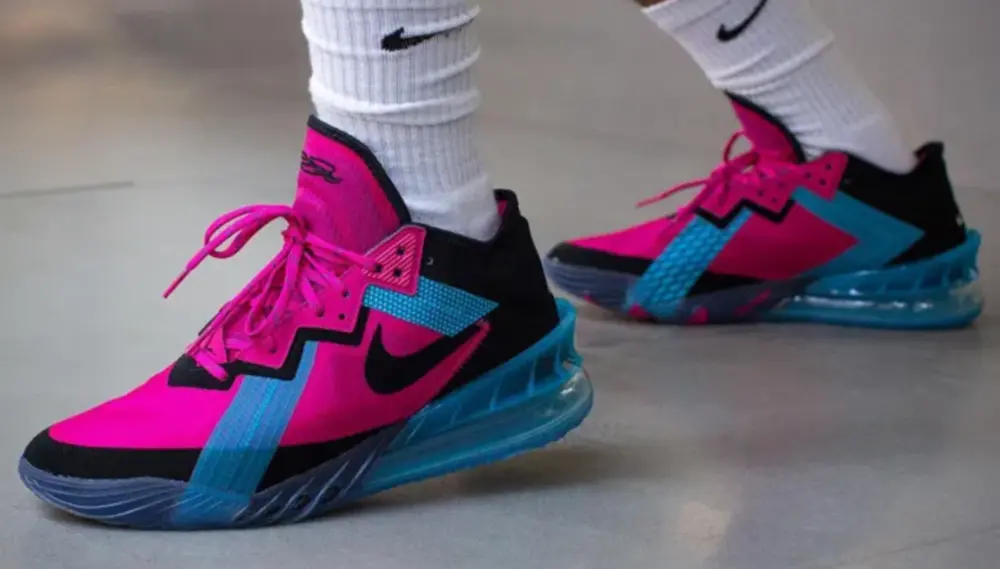 Alternative view of Giày Nike LeBron 18 Low 'Neon Nights' CV7562-600