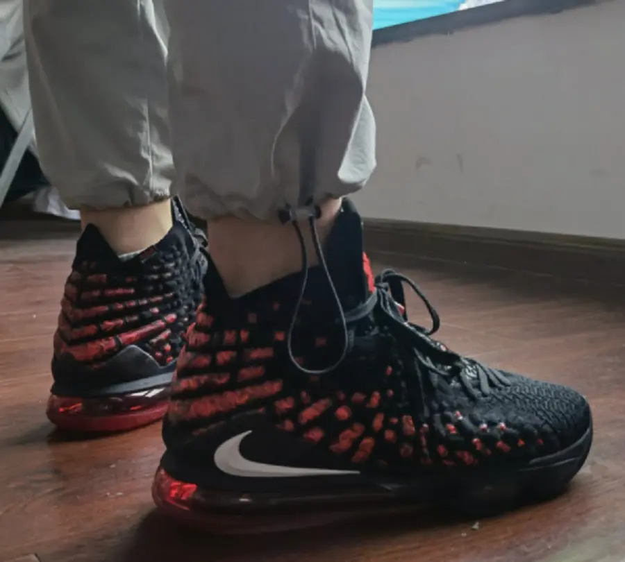 Giày Nike LeBron 17 EP ‘Infrared VI ‘Black’ BQ3178-006 - Ảnh 4