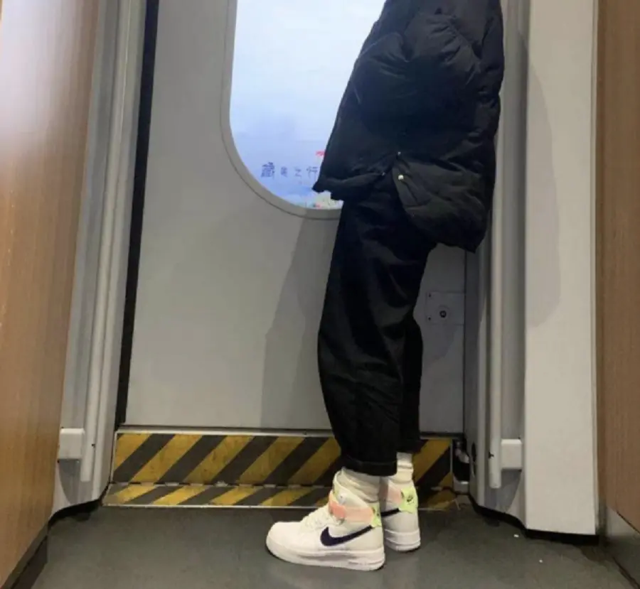 Alternative view of Giày Nike Air Force 1 High ‘White Midnight Navy’ 334031-117