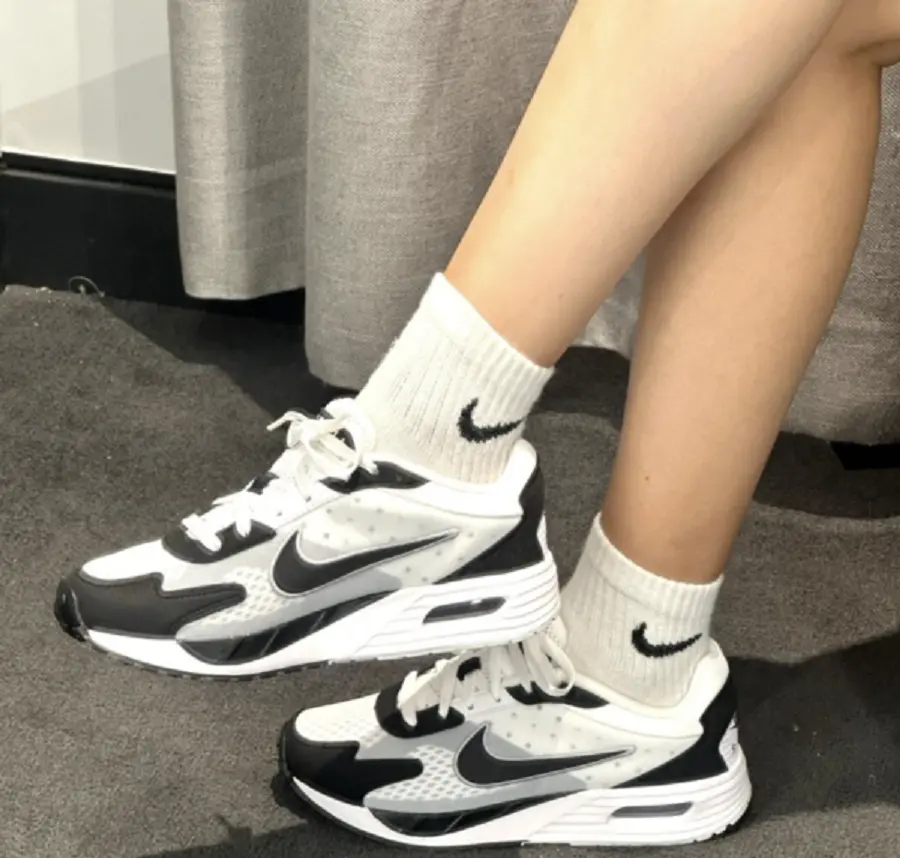 Alternative view of Giày Nike Air Max Solo ‘Black White’ FN0784-101