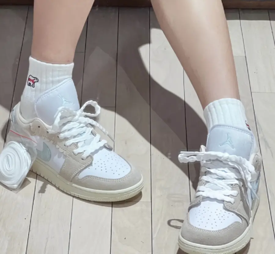 Giày Nike Air Jordan 1 Low SE GS ‘Scalloped Edge’ DZ5356-800 - Ảnh 4