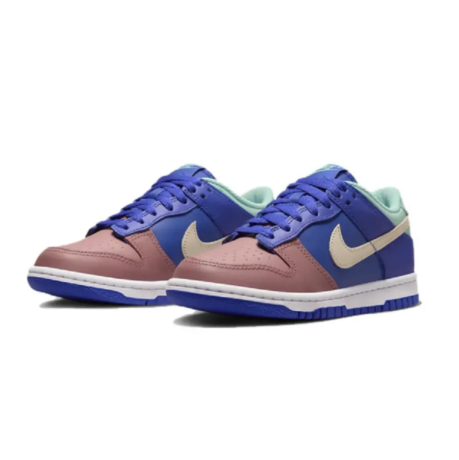 Alternative view of Giày Nike Dunk Low SE GS ‘Salmon Toe’ DZ2873-400