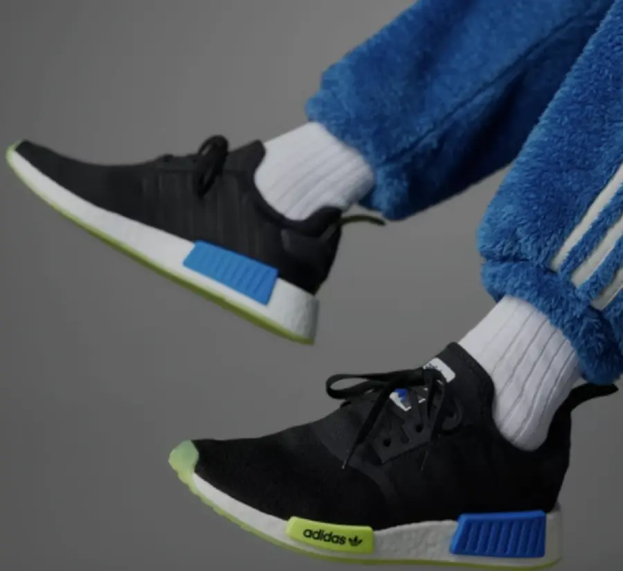 Alternative view of Giày Adidas NMD_R1 x Indigo Herz ‘Into the Metaverse’ IE1844