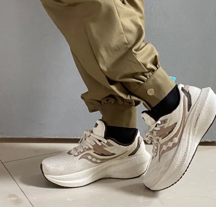 Alternative view of Giày Saucony Triumph 20 'Beige' S20759-203
