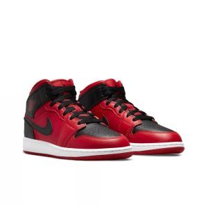 Alternative view of Giày Nike Air Jordan 1 Mid 'Reverse Bred' 554724-660