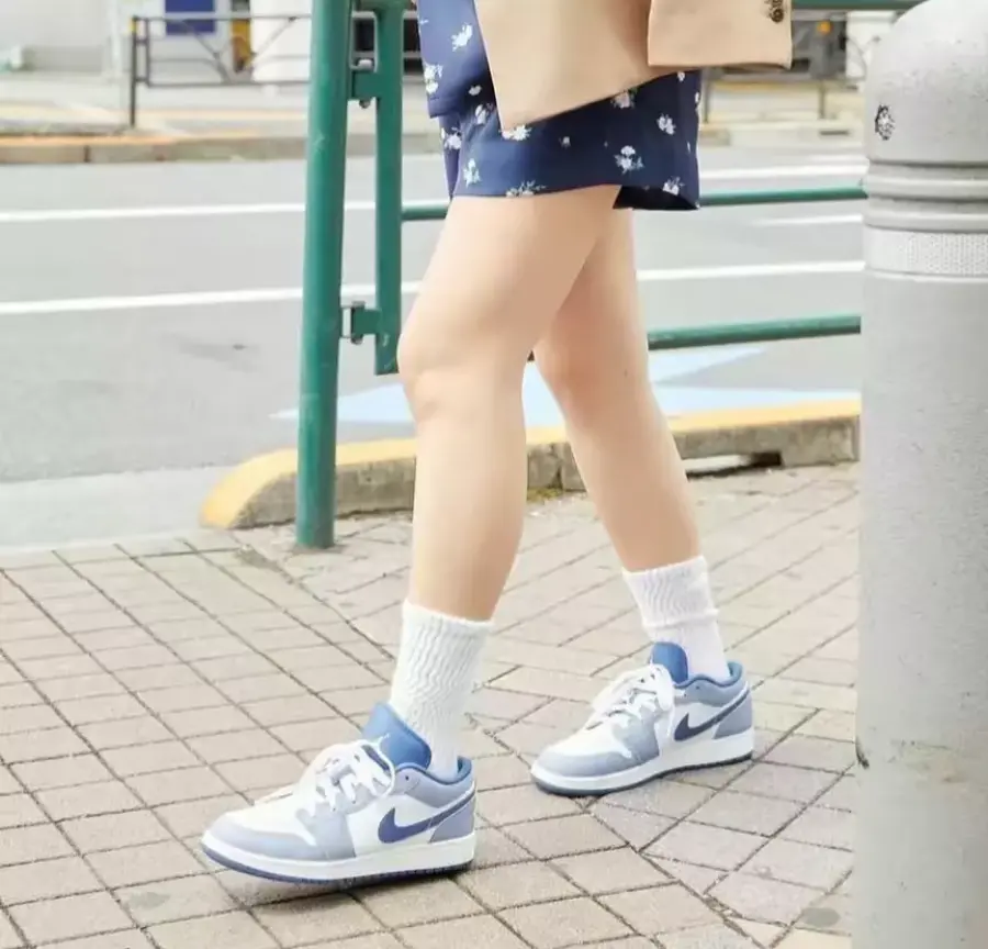 Giày Nike Air Jordan 1 Low GS 'Ashen Slate' 553560-414 - Ảnh 5