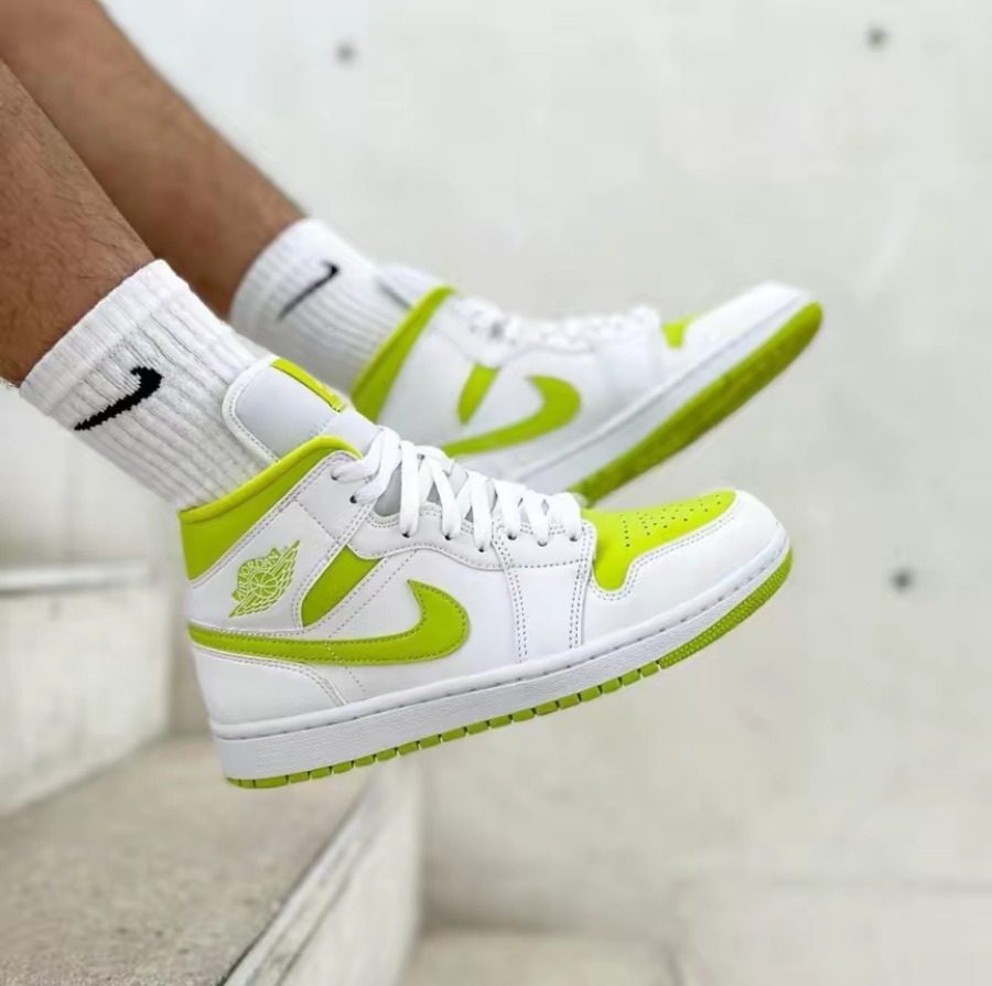 Giày Nike Wmns Air Jordan 1 Mid 'White Lime' BQ6472-131 - Ảnh 6